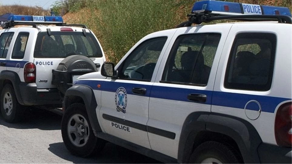 Εμβόλισε περιπολικό με κλεμμένο όχημα στην Πιερία
